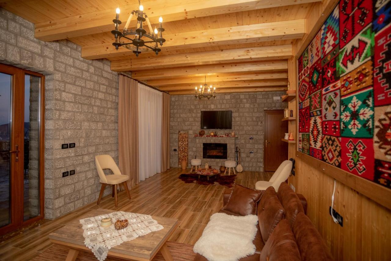 Hotel Old House à Canaj Extérieur photo